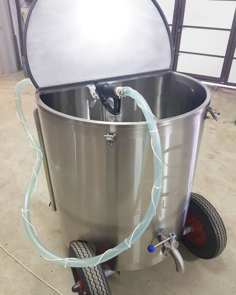 Молочное такси ТМПс на 3-х колёсах без электропривода